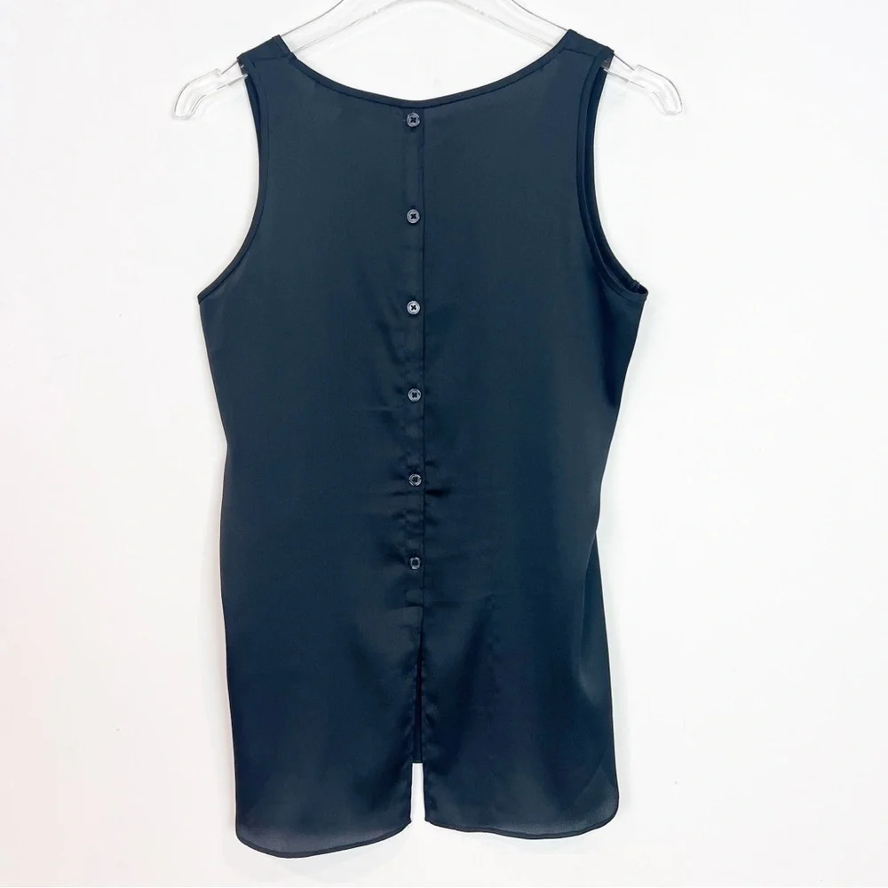 LOFT BLACK SILKY SLEEVELESS SCOOP NECK EXPOSED BUTTON BACK BLOUSE SMALL PETITE